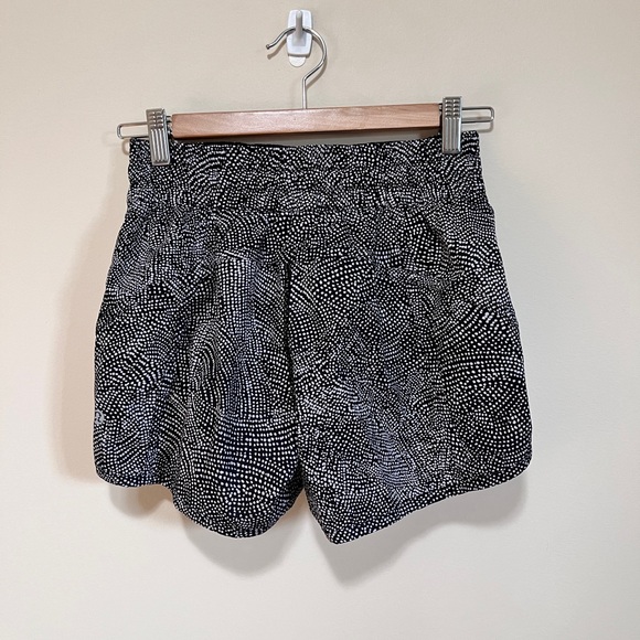 Lululemon tracker V 4” shorts - Picture 5 of 6